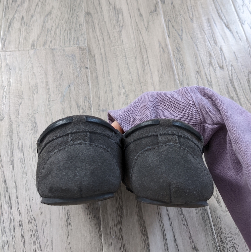 Minnetonka Moccasins - Picture 8 of 9